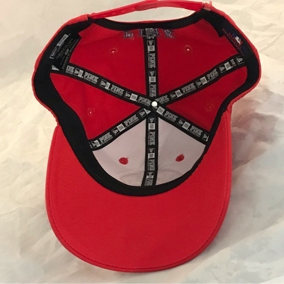 New Era / PINK / Victoria's Secret / Philadelphia Phillies SnapBack Women's Cap - Picture 13 of 16